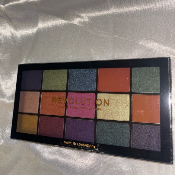 Revolution London Reloaded Palette - Picture 1 of 2